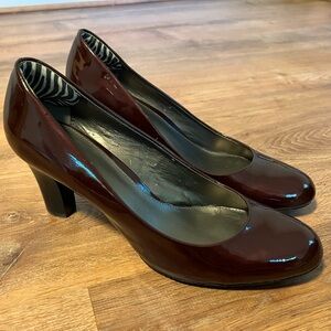 Liz Claiborne Red Patent Pumps